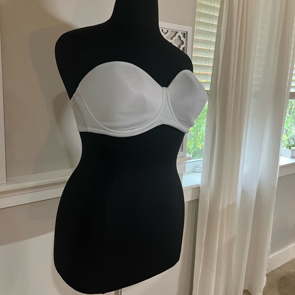 White Strapless Bra - Picture 2 of 10